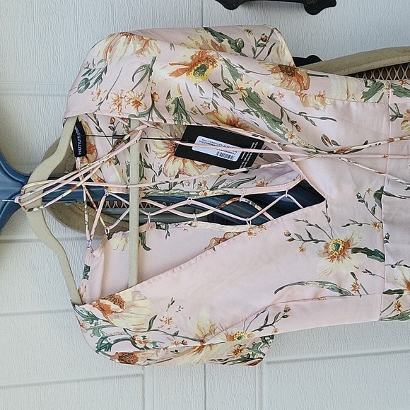 Dress - Picture 2 of 3